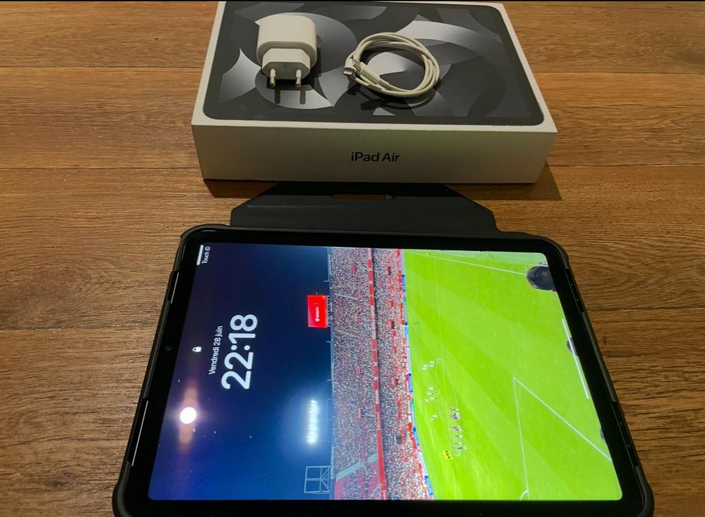 Ipad Air 5ème Génération, Enlèvement ou Envoi, Apple iPad Air, Comme neuf, 64 GB