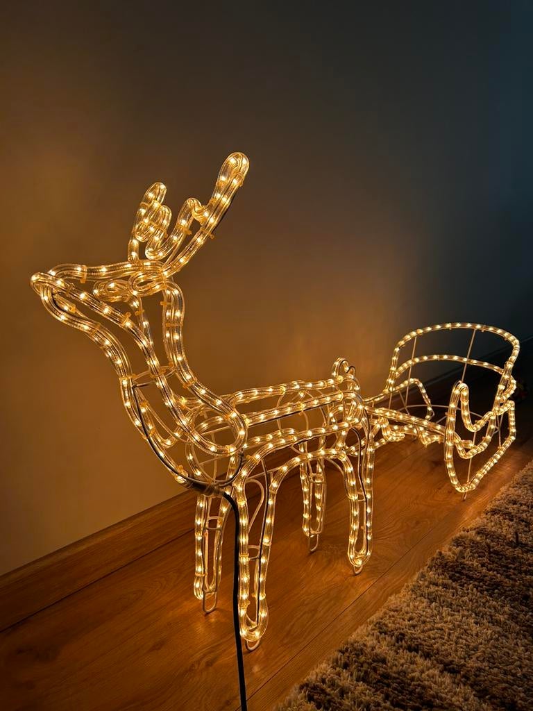 LED rendier met slee - Kerstdecoratie, Ophalen of Verzenden, Gebruikt, Kunststof, Kerst