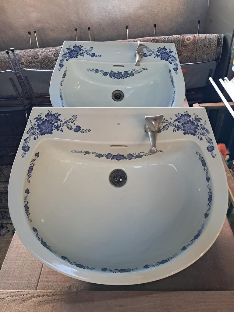 Zeldzaam paar antieke Delfts-blauwe lavabos met poot, Ophalen