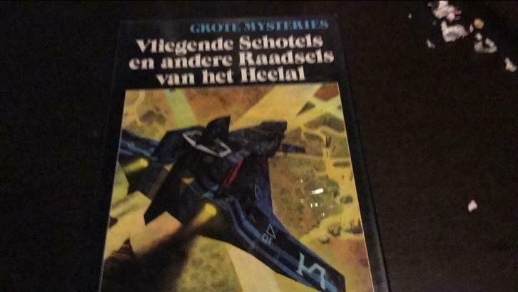 Vliegende schotels en andere raadsels van het heelal (q), Ophalen, Zo goed als nieuw