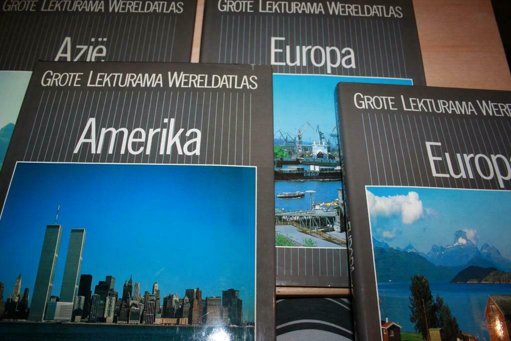 Grote Lecturama Wereldatlas Azië,  Amerika, Europa, Boeken, Ophalen of Verzenden, Zo goed als nieuw