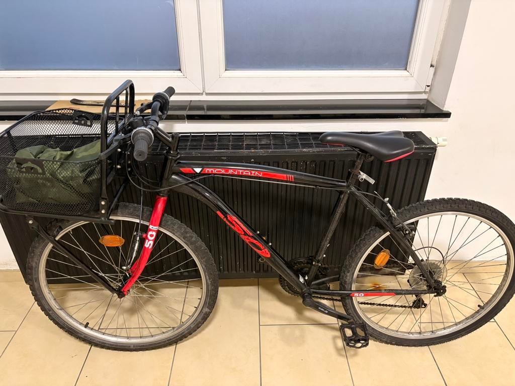 VÉLO VTT FREIN À RÉPARER, LAMPE + PANIER ET PARKA, Vélos & Vélomoteurs, Enlèvement, Comme neuf