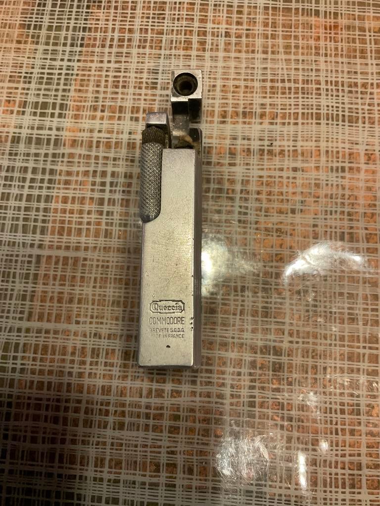 À vendre vieux briquet de marque française QUERCIA Commodore, Enlèvement