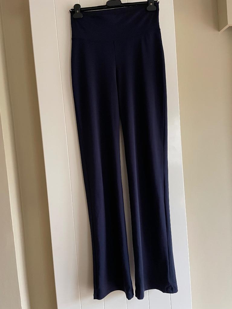 Mooie sportieve zwangerschapsbroek, Blauw, Ophalen of Verzenden, Zo goed als nieuw, Maat 36 (S)