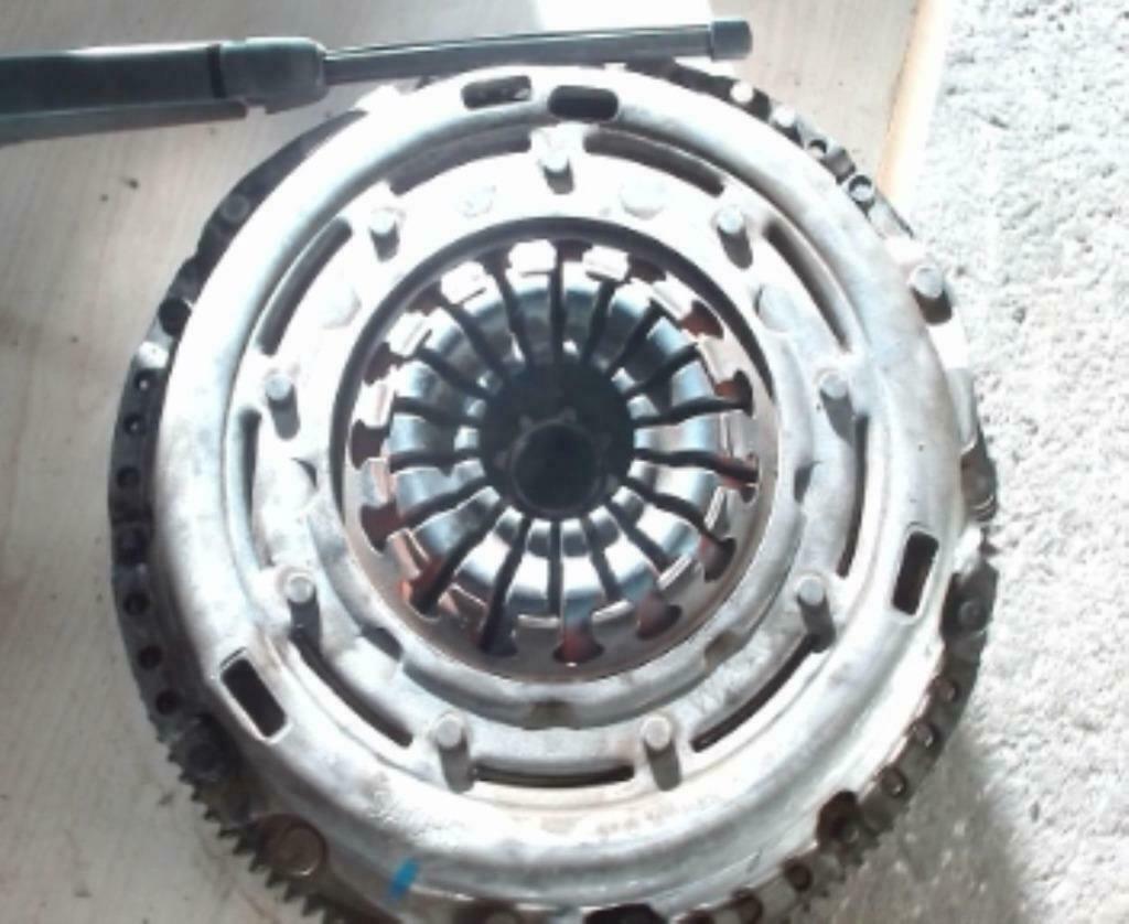 volant bi masse  TIGUAN I (5N) PHASE 2 - 5P 2011-04->2016-12, Enlèvement ou Envoi, Volkswagen