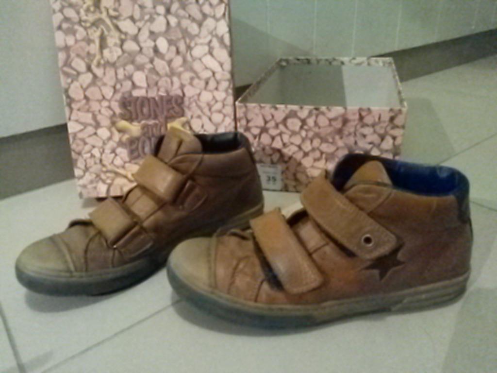 Chaussures d'hiver en cuir excellent état (35), Garçon, Enlèvement, Utilisé, Stones & Bones
