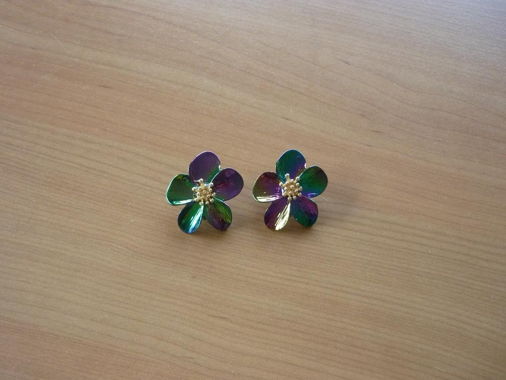 Groen paarse multichrome bloem oorbellen goudkleurig centrum, Bijoux, Sacs & Beauté, Boucles d'oreilles, Enlèvement ou Envoi, Vert