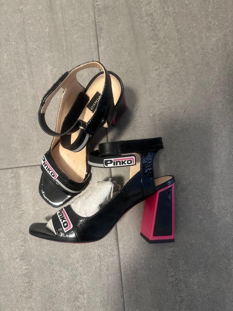pinko  mt 38, Kleding | Dames, Schoenen, Zwart, Zo goed als nieuw, Ophalen, Pinko