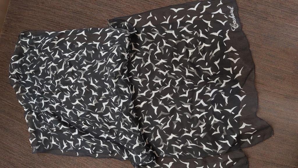 Cacharel sjaal, Kleding | Dames, Ophalen, Zo goed als nieuw, Sjaal