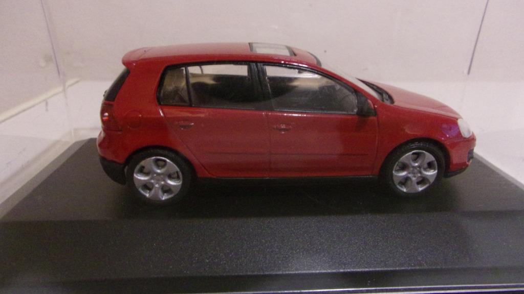 VW GOLF 5 GTI ROUGE.HONGWELL 1/43 COMME NEUVE., Enlèvement ou Envoi, Comme neuf, Voiture, Autres marques