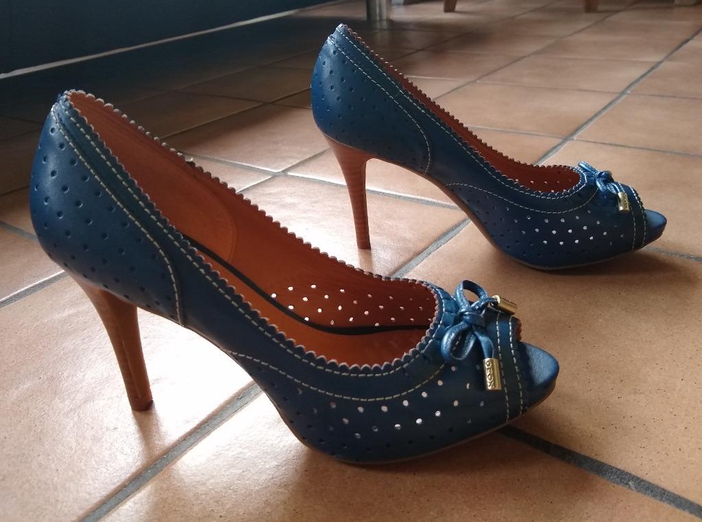 Blauwgroene peeptoes (= open teen), Geox Respira, maat 37.5, Kleding | Dames, Schoenen, Ophalen, Geox Respira, Pumps, Blauw