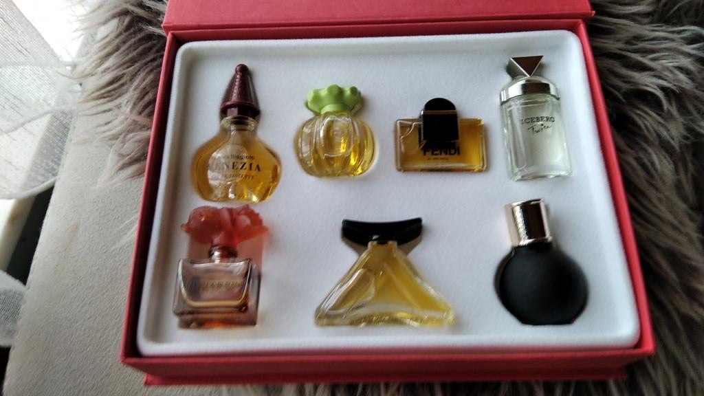 Miniatuur parfumflesjes, Verzamelen, Ophalen of Verzenden, Miniatuur