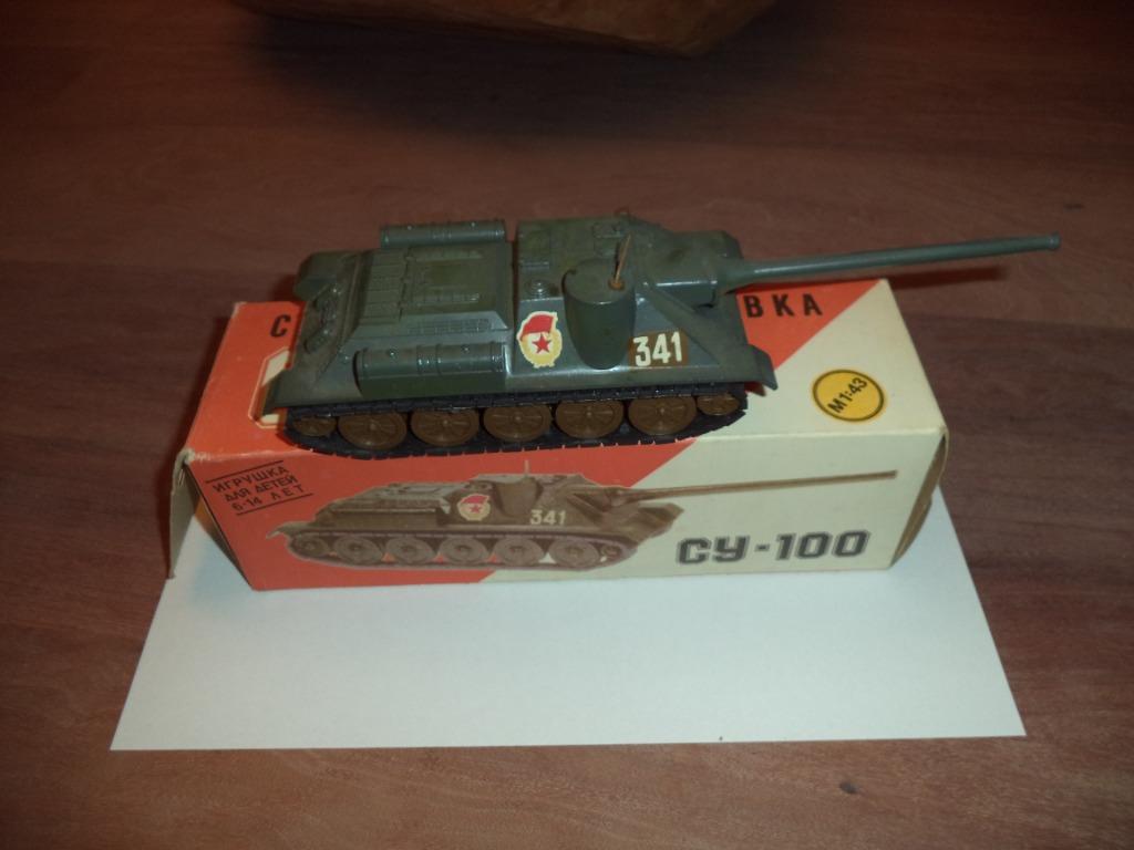 vintage Russische Mil. voertuigen 2 stuks, Ophalen of Verzenden