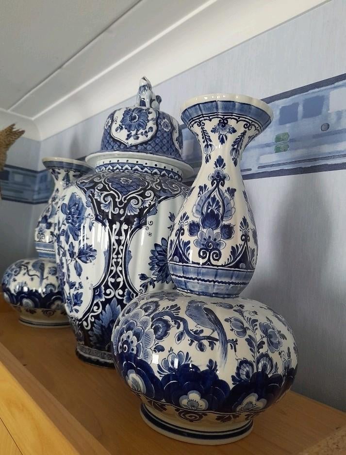 Anciens vases Delfts, Ophalen