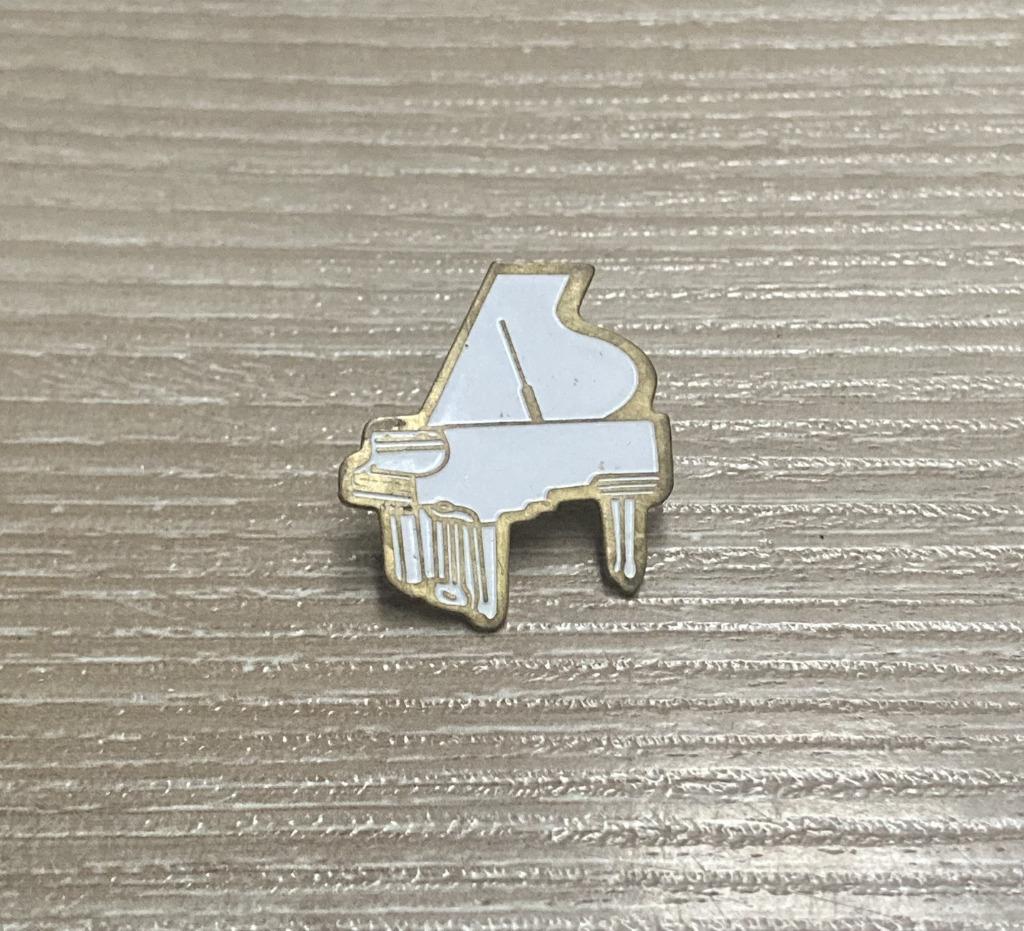 PIN - PIANO - VLEUGELPIANO, Envoi, Utilisé, Autres sujets/thèmes, Insigne ou Pin's