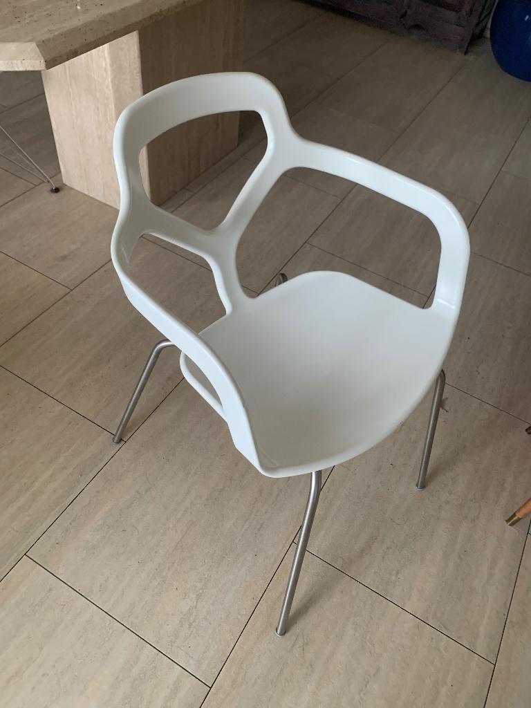 Trace stoel x4  by desalto shin azumi, Huis en Inrichting, Ophalen, Gebruikt, Wit, Vier