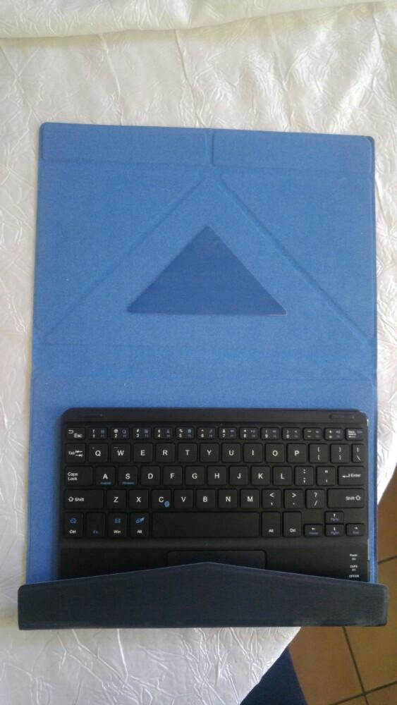 Clavier avec pad et housse Bluetooth pour tablettes 9 inch, Enlèvement ou Envoi, Comme neuf