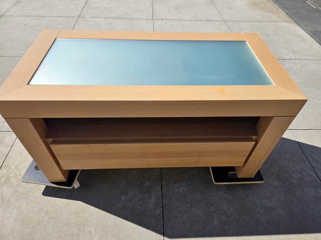 Tv-tafel met melkglas, Ophalen