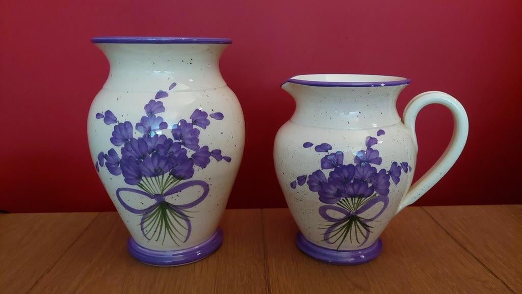 Mooie set van vaas en kruik - Vallauris decor main, Antiek en Kunst, Ophalen of Verzenden