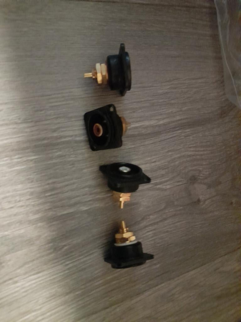 Neutrik RCA connector, Audio, Tv en Foto, Ophalen of Verzenden, Zo goed als nieuw