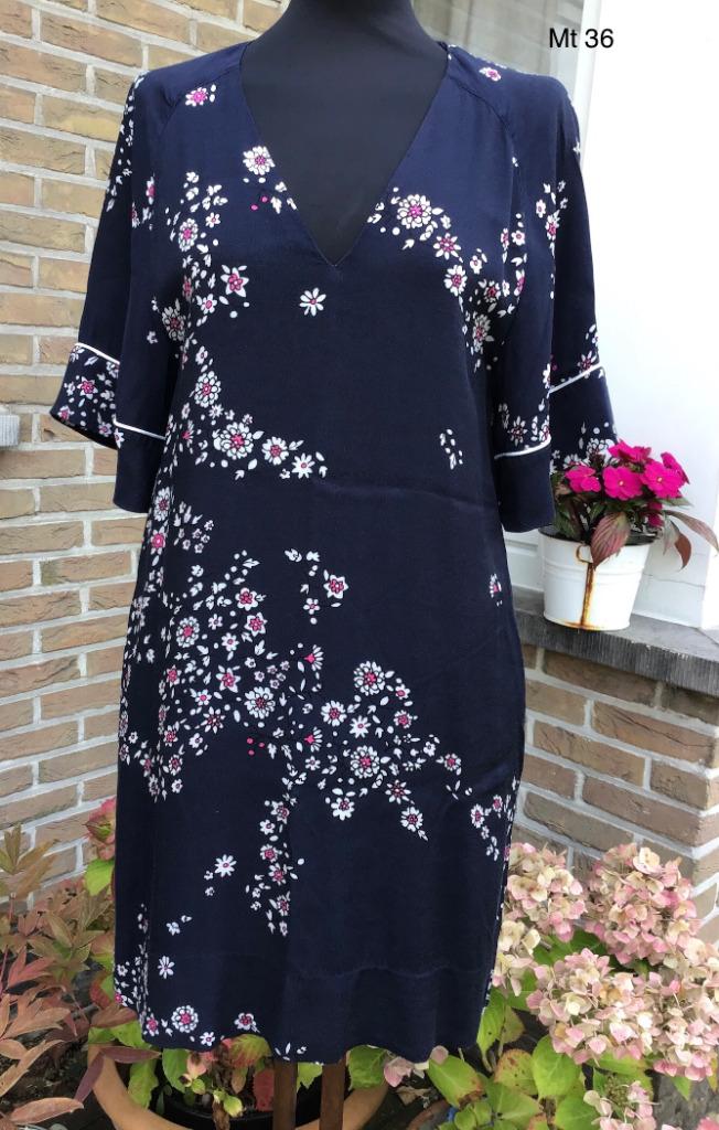 Essentiel donker blauw jurkje mt 34-36, Enlèvement ou Envoi, Comme neuf, Essentiel Antwerp, Bleu