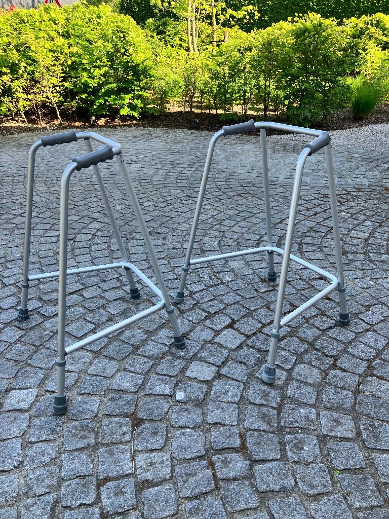 Looprekje in nieuwstaat (2 x beschikbaar), Ophalen, In hoogte verstelbaar, Zo goed als nieuw