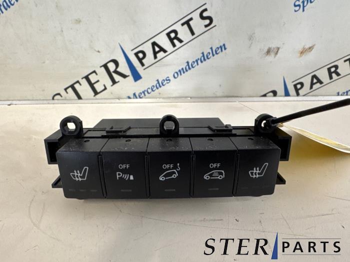 Commutateur chauffage siège d'un Mercedes B-Klasse, 3 mois de garantie, Utilisé, -, -