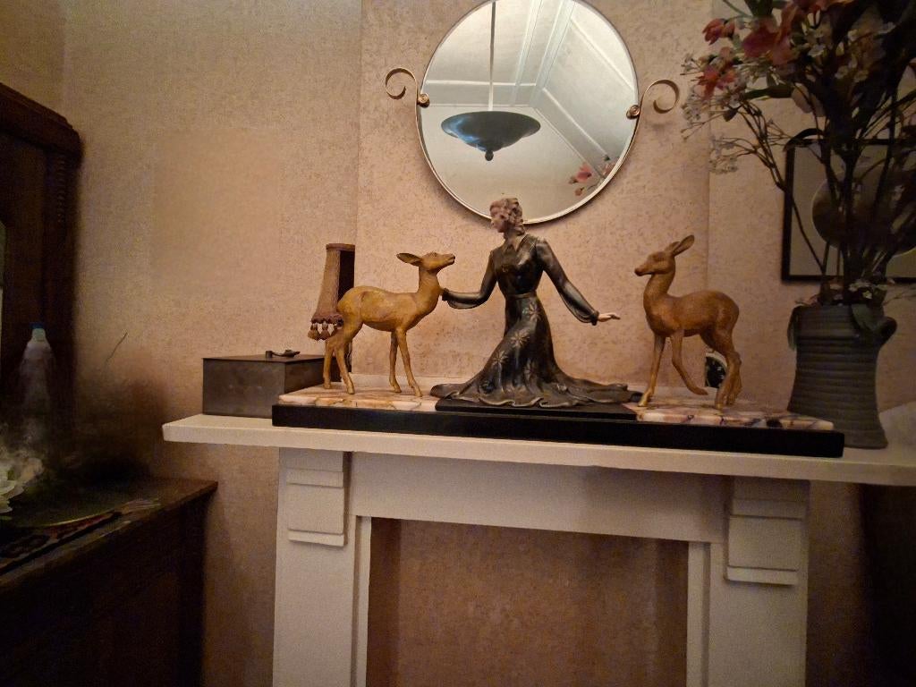 Decoratief Art Deco beeld Guivlain : Diane met twee herten, Antiek en Kunst, Ophalen