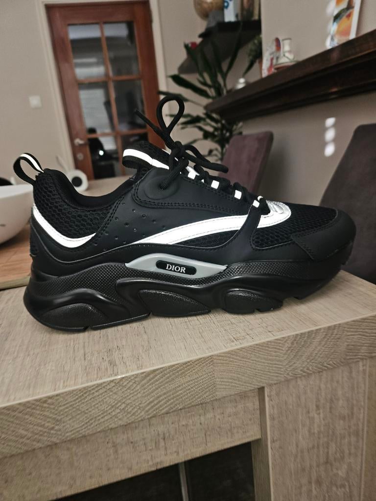 Chaussures Dior noires et blanches neuves. taille 43,, Vêtements | Hommes, Chaussures, Neuf, Enlèvement ou Envoi, Noir, Chaussures à boucles