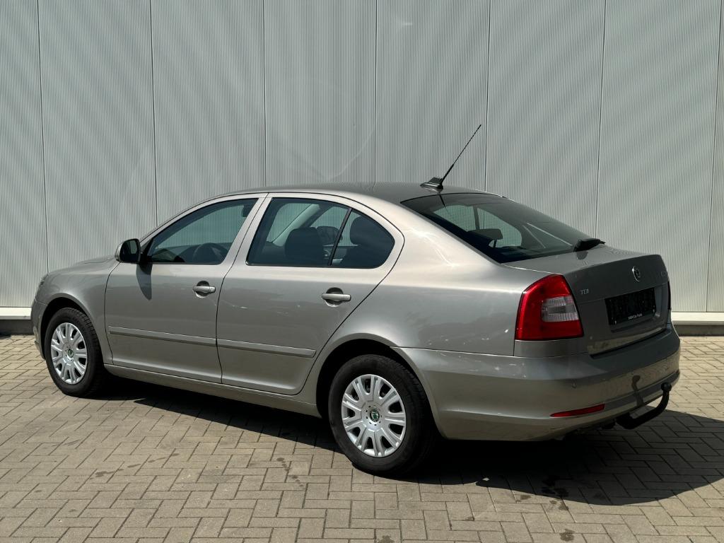 ✅ Skoda Octavia 1.6TDI Navi Cruise Trekh PDC 1eig GARANTIE, Auto's, Voorwielaandrijving, Euro 5, Stof, Zwart