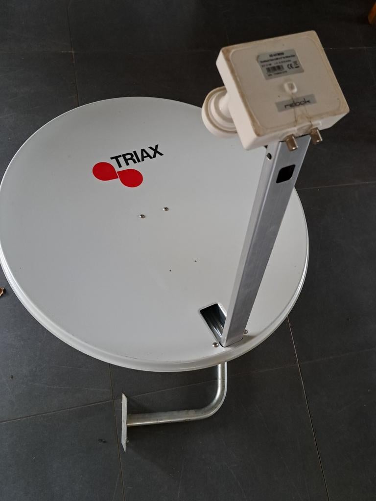 Triax schotelantenne +sat finder, Audio, Tv en Foto, Schotelantennes, Ophalen, (Schotel)antenne