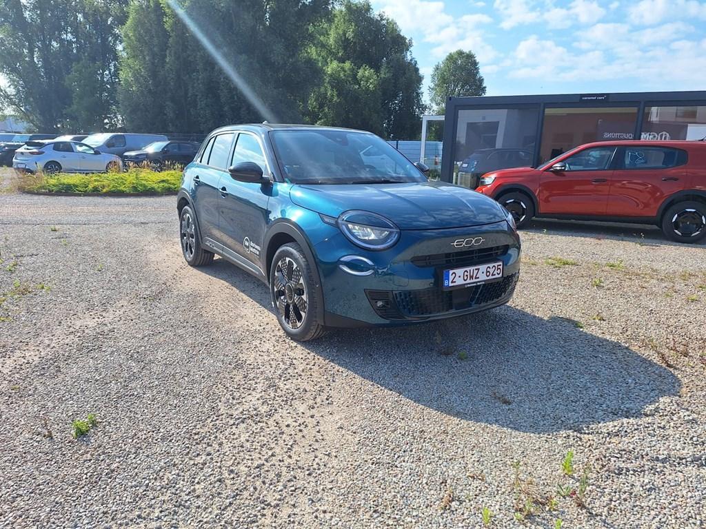 Fiat 600 MY25 600e La Prima * KEYLESS START & ENTRY * NAVI, Autos, Fiat, Entreprise, ABS, Phares directionnels, Airbags, Air conditionné