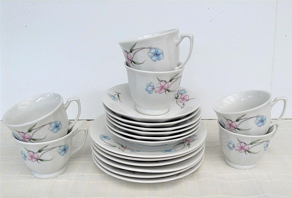 Vinted porseleinen dessert- koffieservies 18-delig, Huis en Inrichting, Keuken | Servies, Gebruikt, Ophalen of Verzenden, Overige stijlen