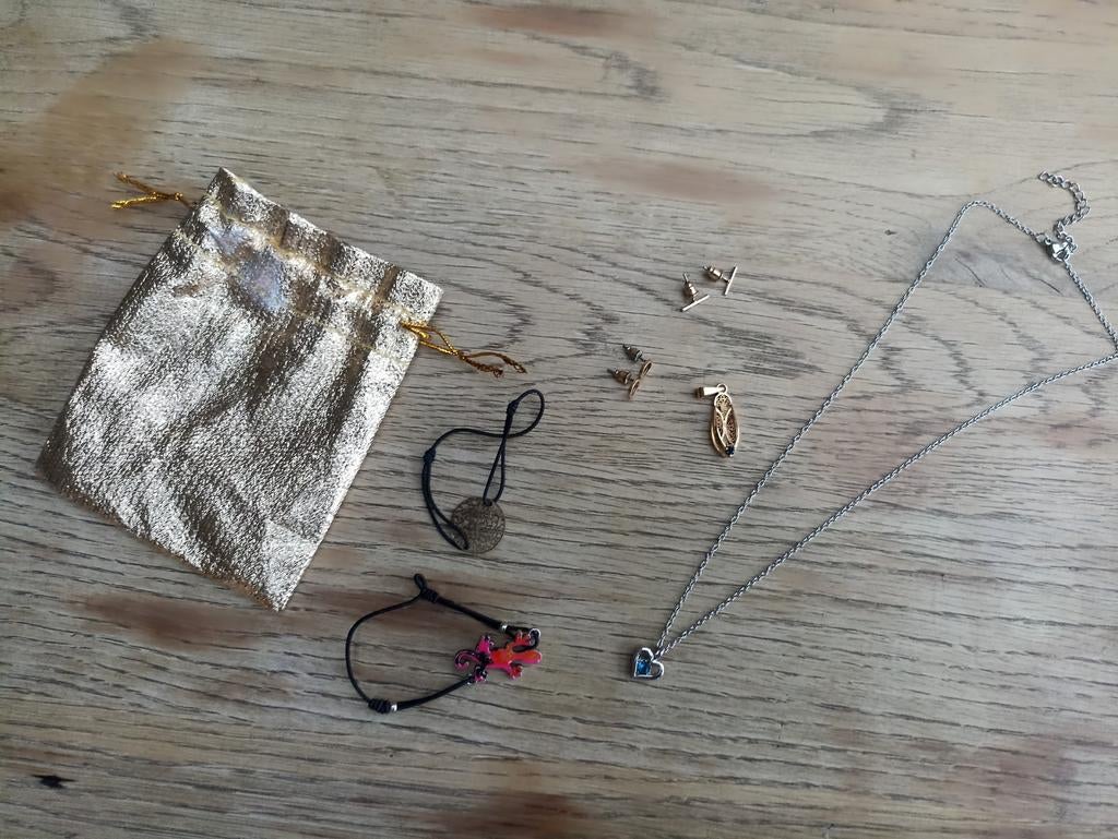 Lot bijoux, Bijoux, Sacs & Beauté, Enlèvement ou Envoi, Comme neuf, Autres types
