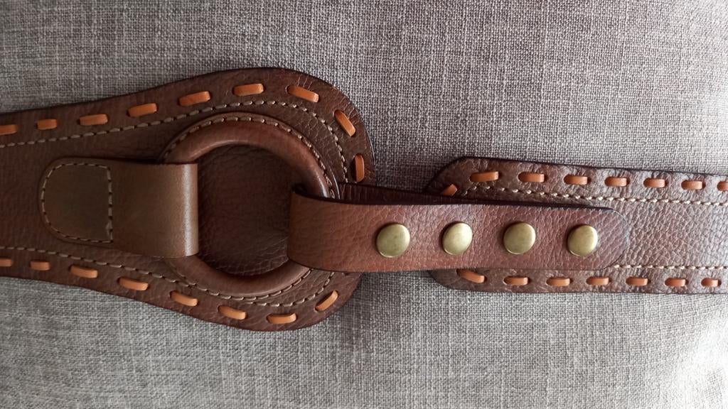 Nieuwe Lederen damesriem maat 100  cm. 5 cm breedte., Kleding | Dames, Echt leder, Nieuw, Ophalen of Verzenden, Sandwich