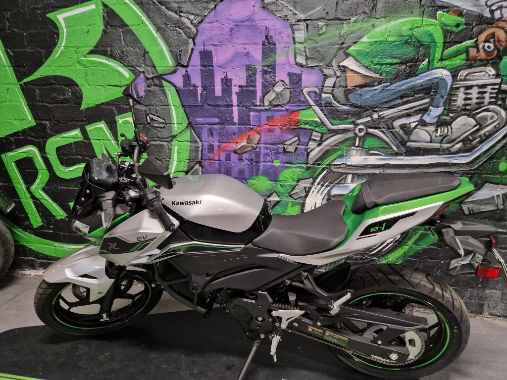 Kawasaki, Motoren, Motoren | Kawasaki, Bedrijf, Naked bike, 12 t/m 35 kW, Minimaal motorrijbewijs A1, ABS, LED Verlichting, Ophalen