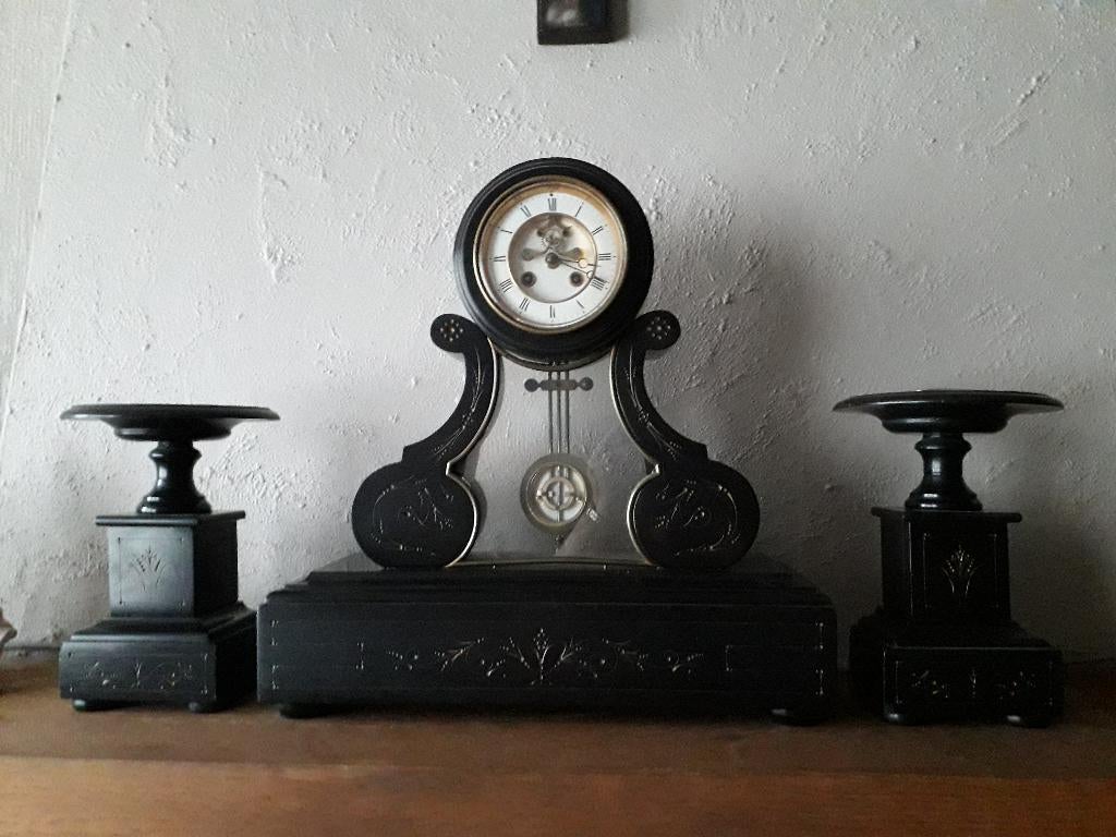 Franse pendule schouwklok met garnituren, Antiek en Kunst, Antiek | Klokken, Ophalen