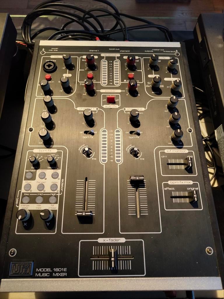 Soundcraft UREI 1601E battle mixer, Ophalen