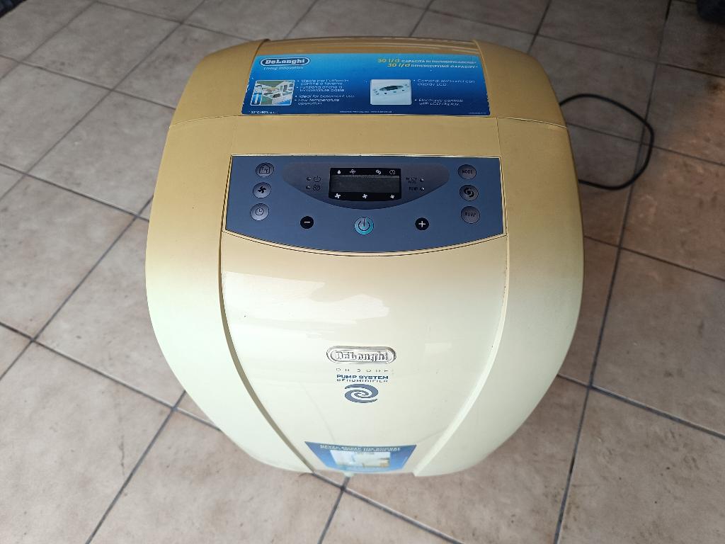 à partir de 1€ Deshumidificateur Delonghi DH300P 30 litres, Electroménager, Enlèvement, Utilisé, Déshumidificateur