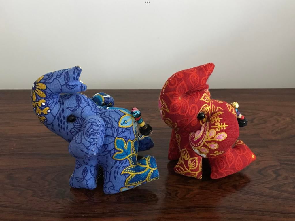 Set van 2 olifanten olifantjes Oosterse stijl rood blauw, Enlèvement ou Envoi