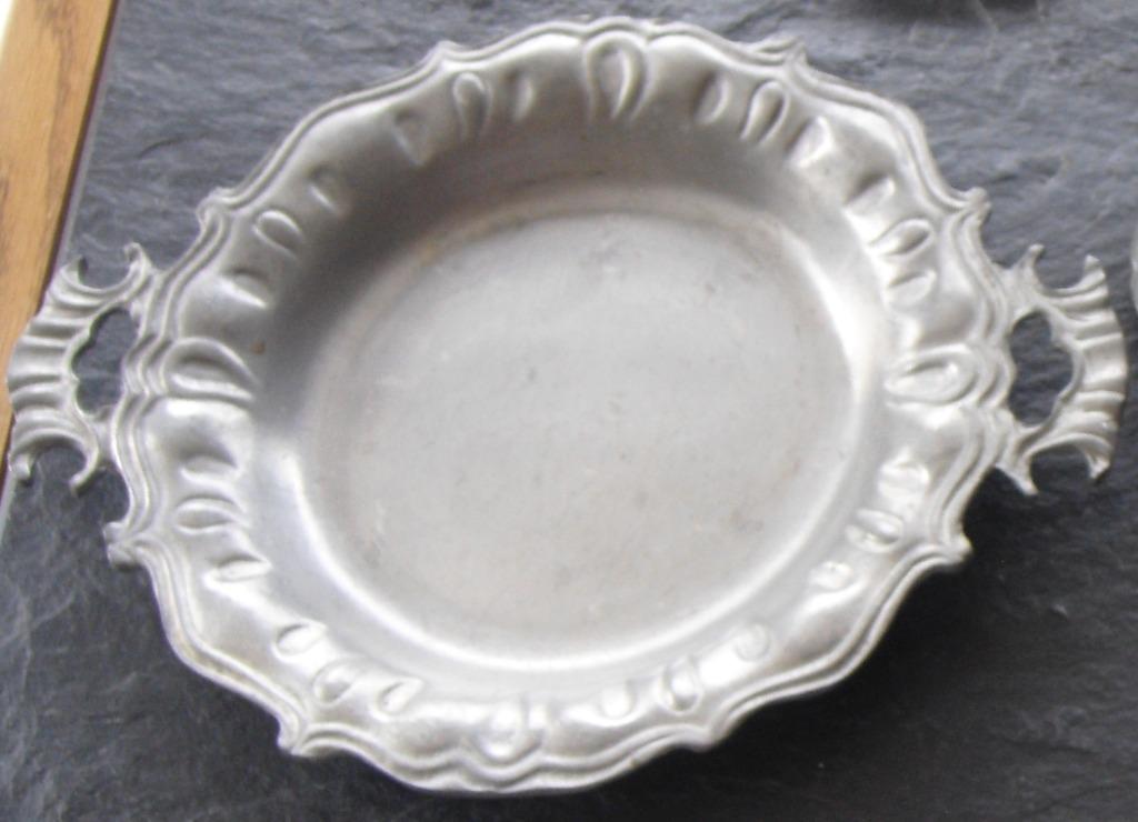 Plat à fruit étain (92%) bords et anses travaillé(e)s, 21 cm, Enlèvement ou Envoi