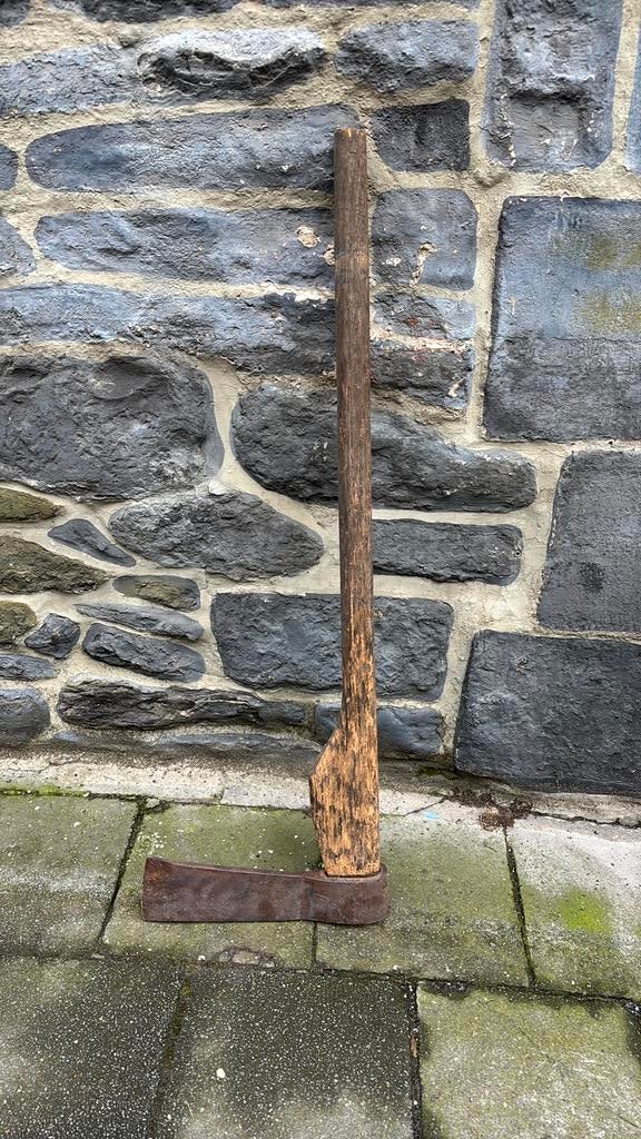 Enorme bijl, meer dan één meter, Tuin en Terras, Hand-tuingereedschap, Ophalen, Zo goed als nieuw, Bijl