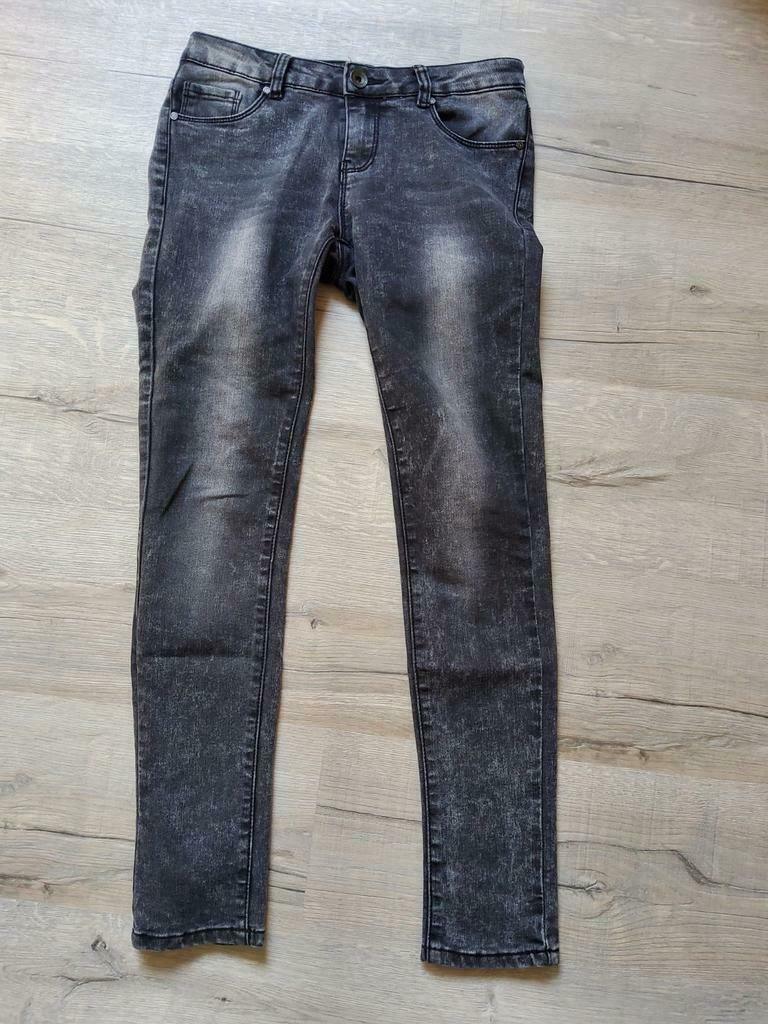 Afgewassen grijze jeans  toxik3 maat 34, Kleding | Dames, Ophalen of Verzenden, Zo goed als nieuw, Grijs, W27 (confectie 34) of kleiner