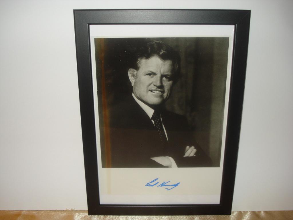 TED KENNEDY Photo d'Epoque avec Signature Originale - Rare, Verzamelen, Rechthoekig Staand, Met lijst, A4 of kleiner, Ophalen of Verzenden