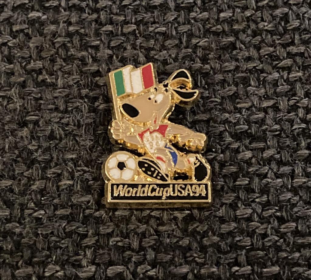 PIN - WORLD CUP USA 94 - FOOTBALL - VOETBAL - ITALIË - ITALY, Verzenden, Gebruikt, Sport, Speldje of Pin