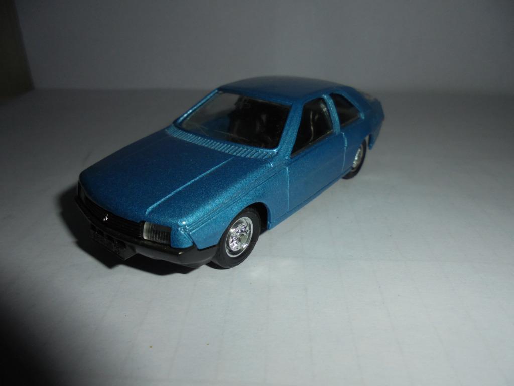 RENAULT FUEGO SOLIDO, Ophalen of Verzenden, Zo goed als nieuw, Auto, Solido