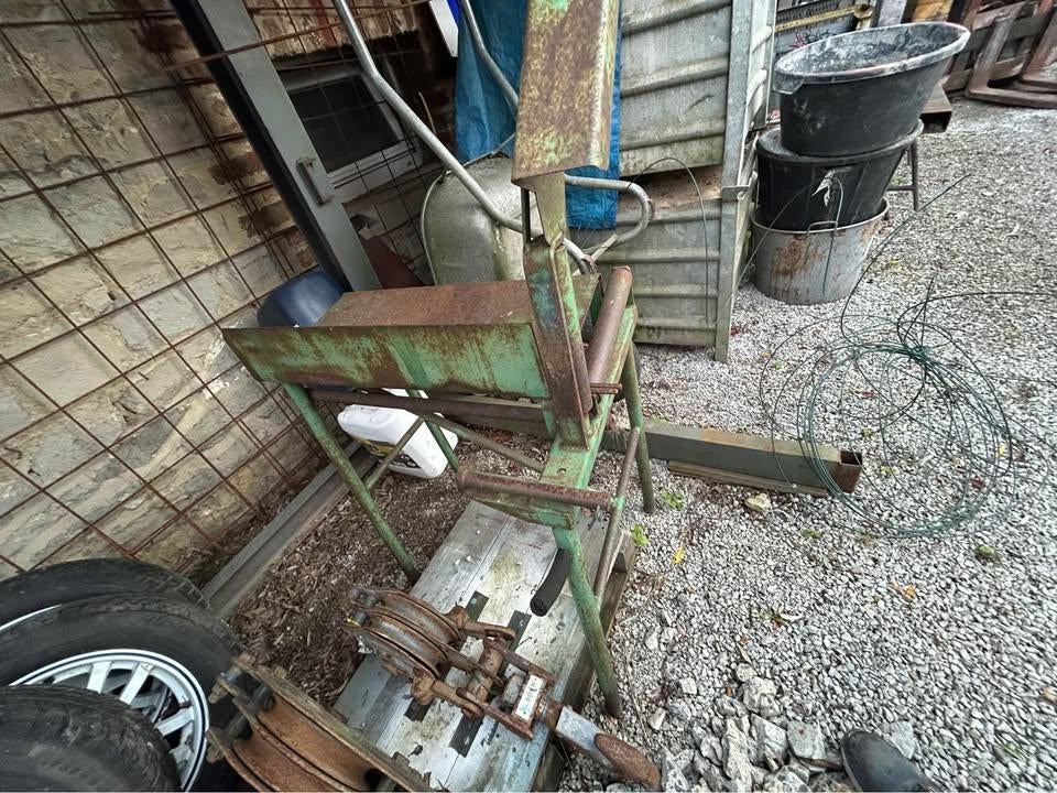 Chevalet pour troçoneuse, Enlèvement, Utilisé, Tronçonneuse, 30 à 70 mm