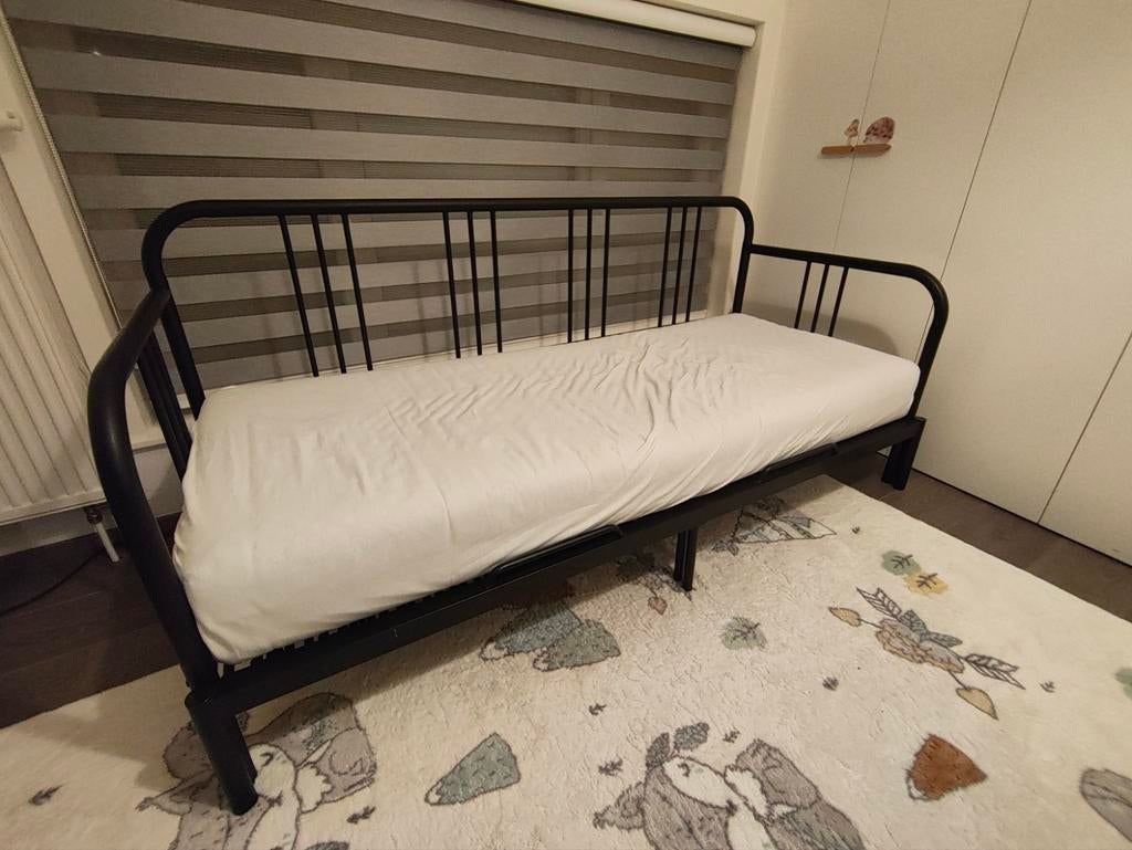 IKEA FYRESDAL en noir, Enlèvement, Noir