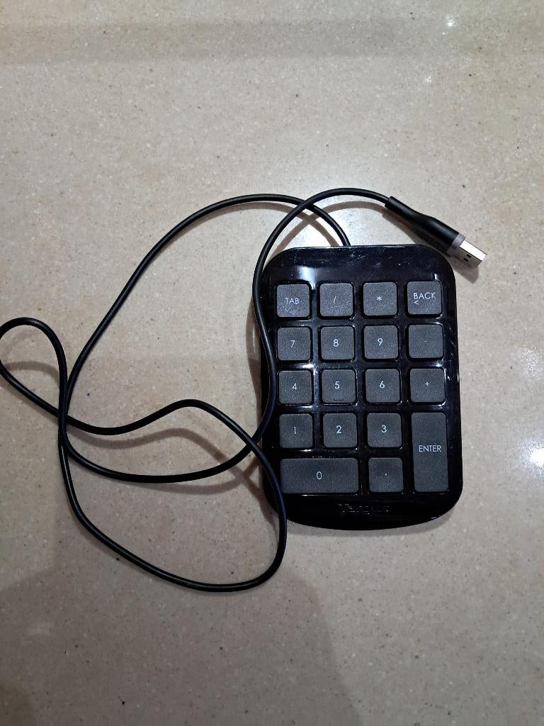 Targus AKP10EU USB-numeriek numeriek toetsenbord., Computers en Software, Toetsenborden, Ophalen, Numeriek, Zo goed als nieuw