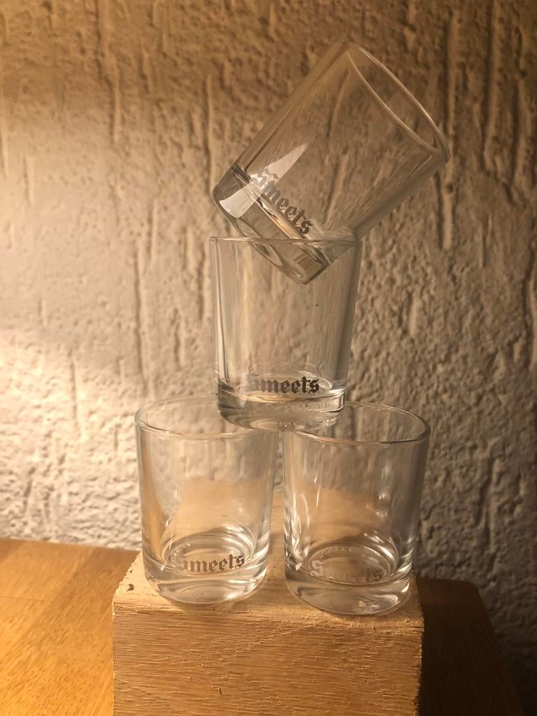 smeets hasselt jeneverglas 4x, Verzamelen, Verzenden, Gebruikt, Borrel- of Shotglas